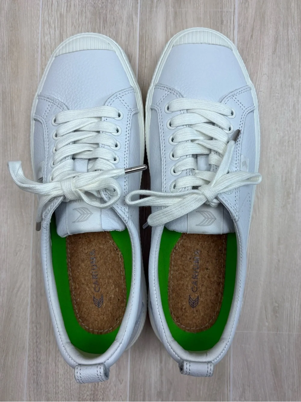 Cariuma Oca Leather Unisex Sneakers 10W 8.5M Like New Rare Eco-Friendly Preppy - Picture 2 of 9